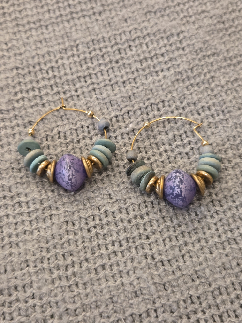 Vintage 80s/90s || Mixed Media Beaded Hoop Earrings || Purple, Green & Gold